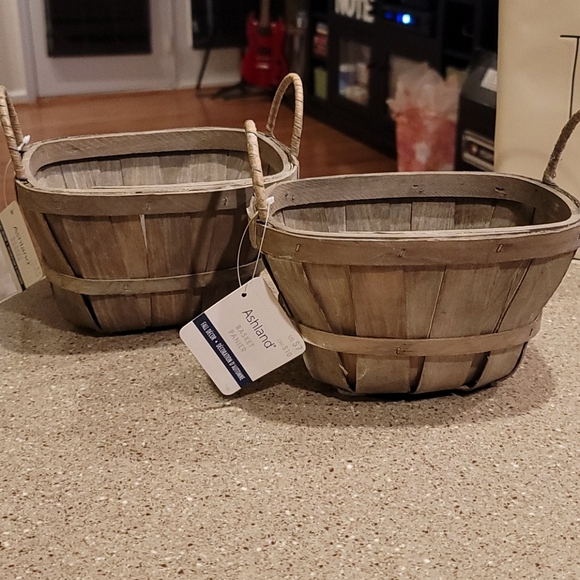 Baskets - Picture 3 of 4